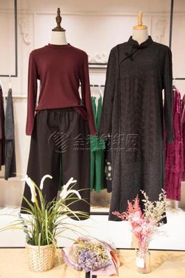 品牌折扣女裝批發(fā) 從尾貨到廠家直銷(xiāo)的機(jī)遇與策略